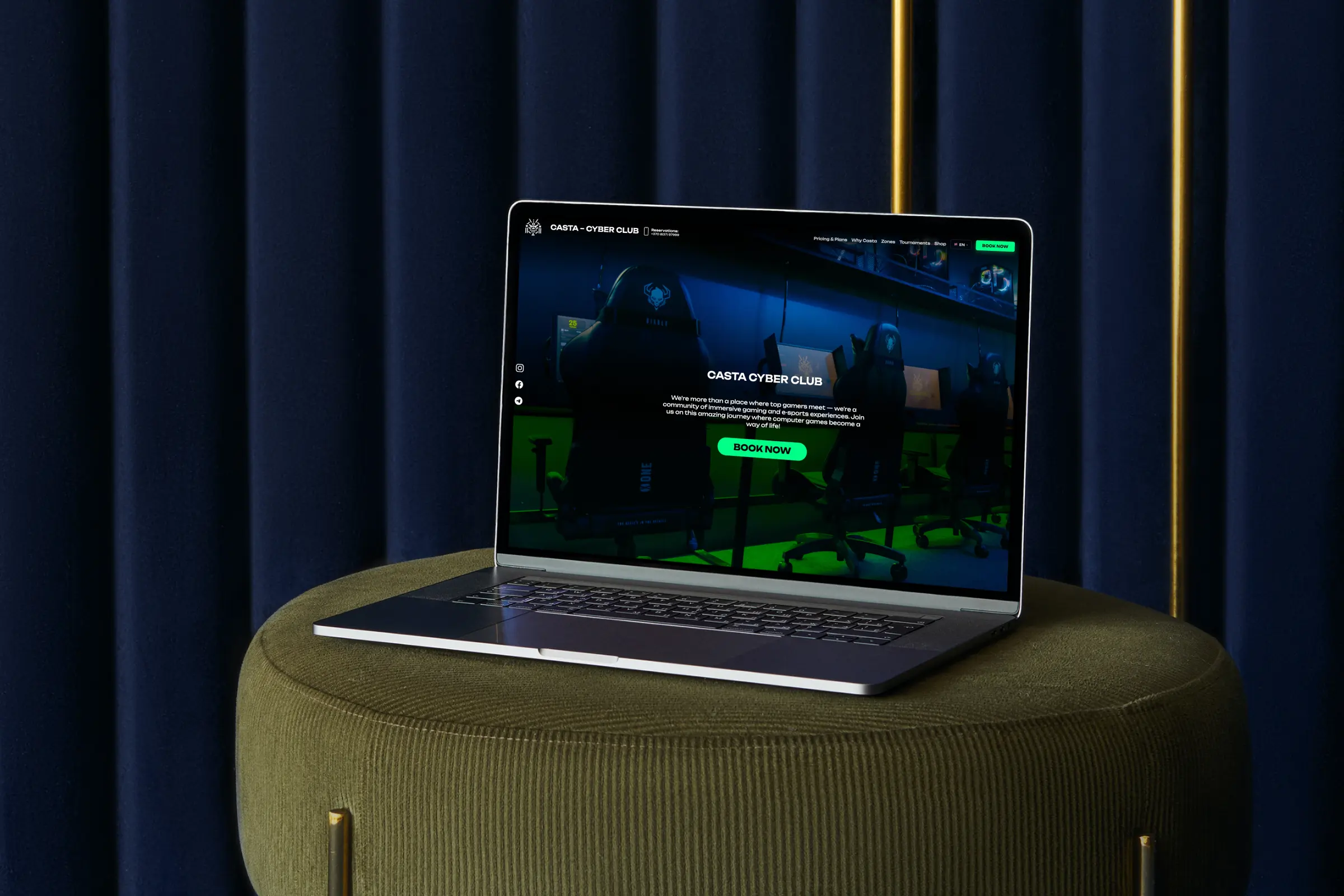CASTA Cyber Club svetainė nešiojamajame kompiuteryje